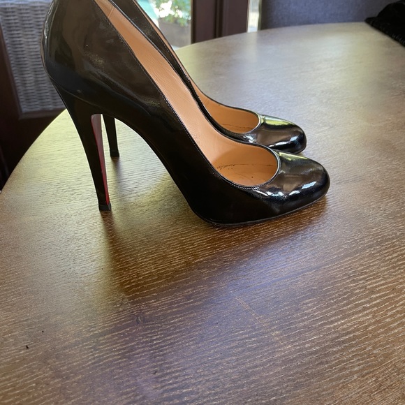 Louboutin patent dark blue heels. Great condition. - Picture 3 of 9